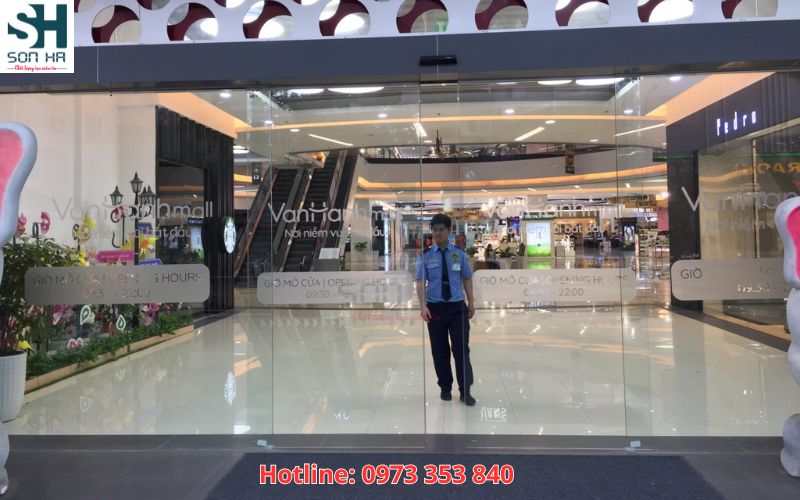 Cửa tự động thường sử dụng cho trung tâm thương mại